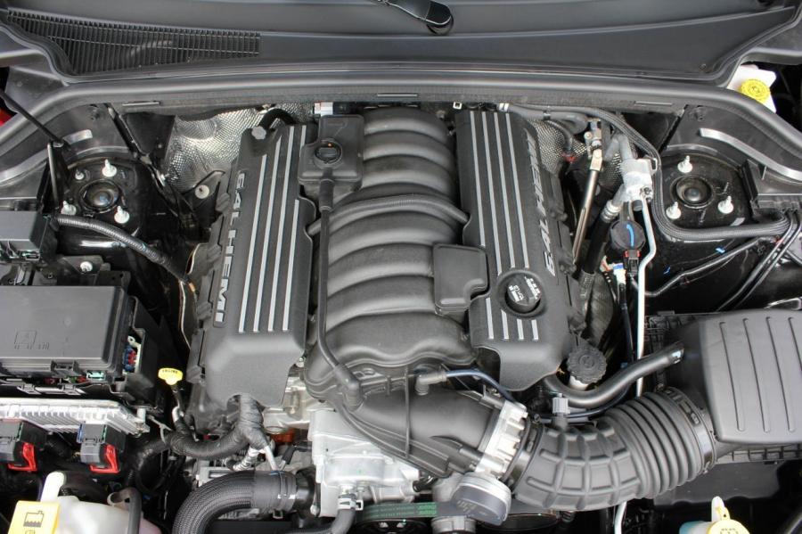  Jeep Grand Cherokee SRT8 2012 года  (фото 44 из 186)